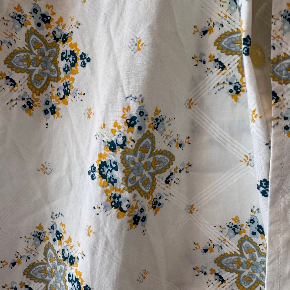 Kennington size large me a short sleeved patterned button down